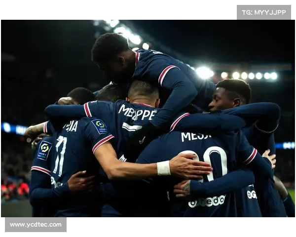 巴黎极端球迷闯入训练基地抗议姆巴佩续约谈判陷入僵局 巴黎极端球迷闯入训练基地抗议姆巴佩续约谈判陷入僵局