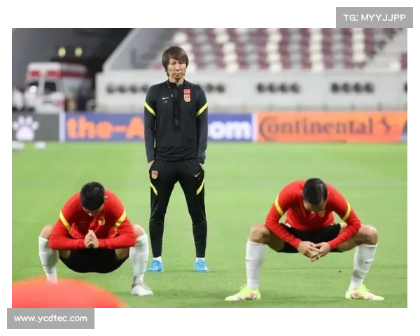 澳大利亚球员亲身体验达斡尔族桦皮船制作 直呼比比赛更紧张 澳大利亚球员亲身体验达斡尔族桦皮船制作 直呼比比赛更紧张